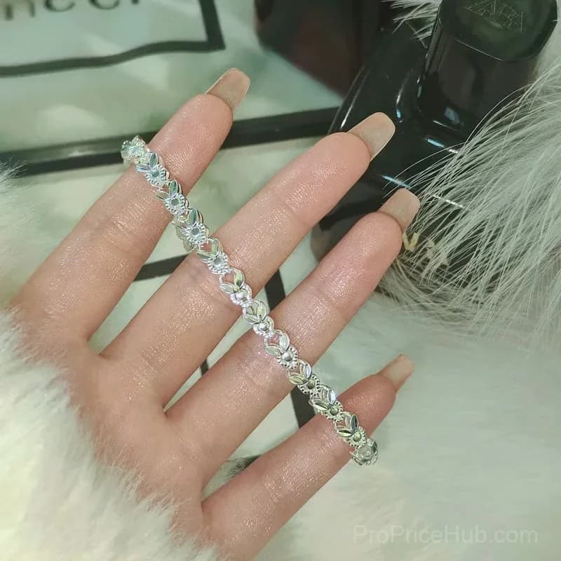 Sparkling Lucky Clover Bracelet, Single - View 15