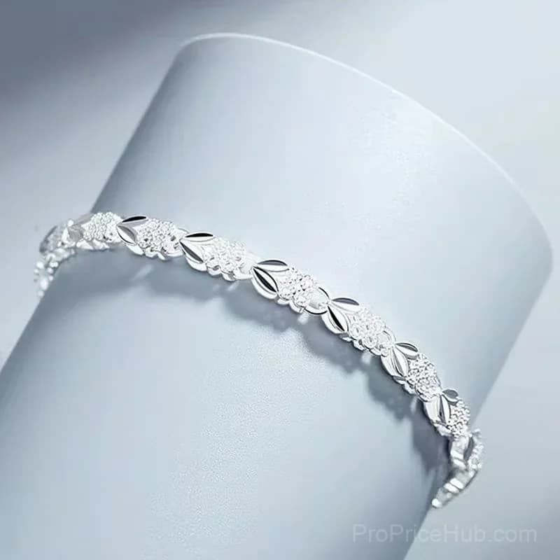 Sparkling Lucky Clover Bracelet, Single - View 8