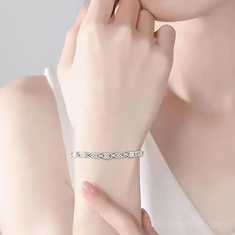 Sparkling Lucky Clover Bracelet, Single - View 7